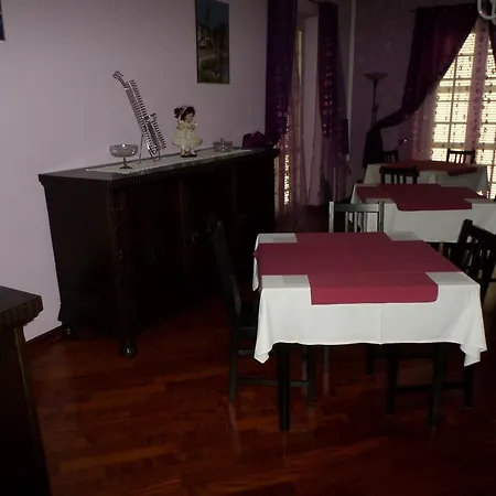 Holy House Bed & Breakfast *